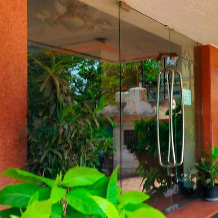 Hotel Manhattan Chennai Exterior photo