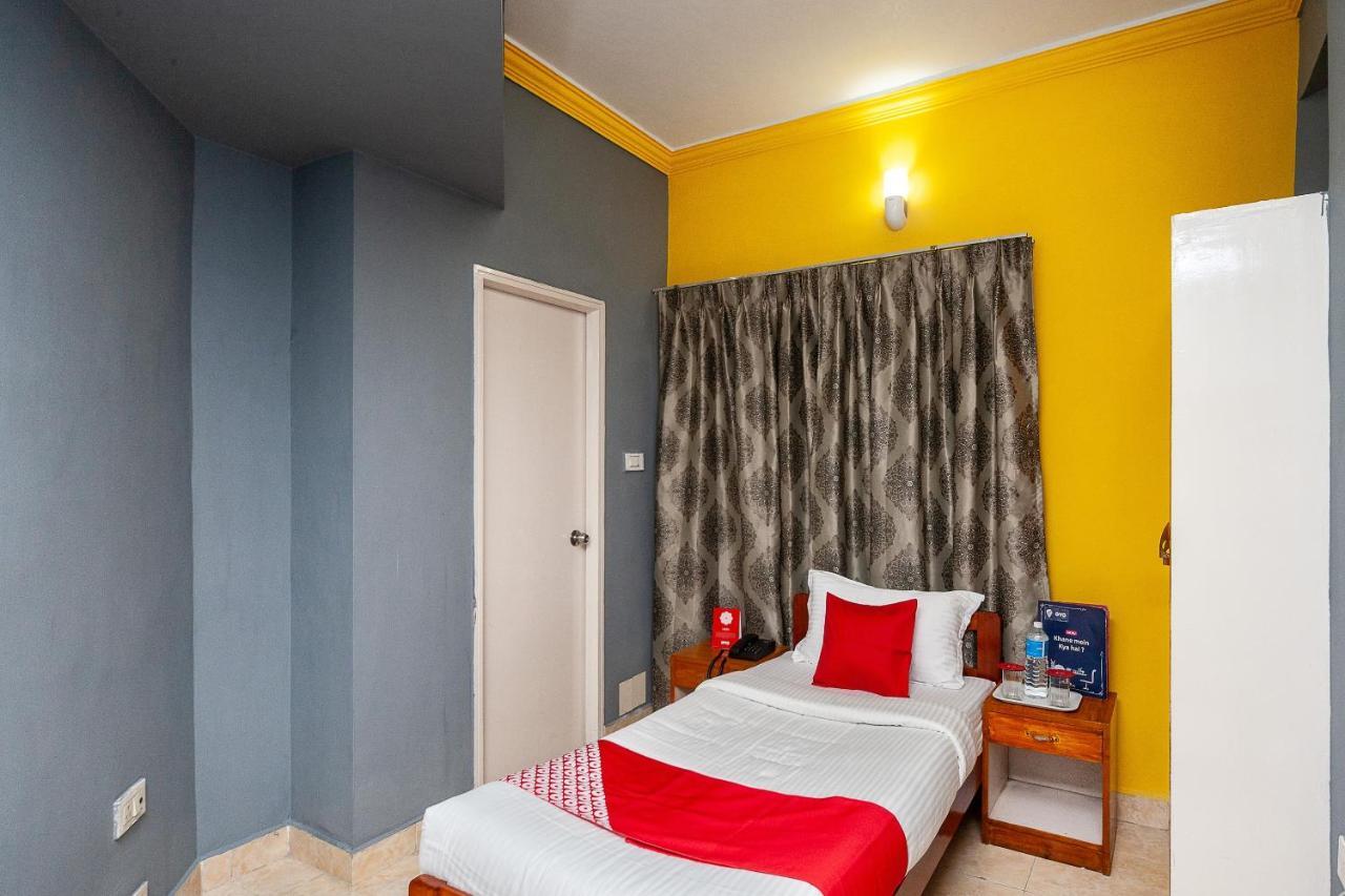 Hotel Manhattan Chennai Exterior photo