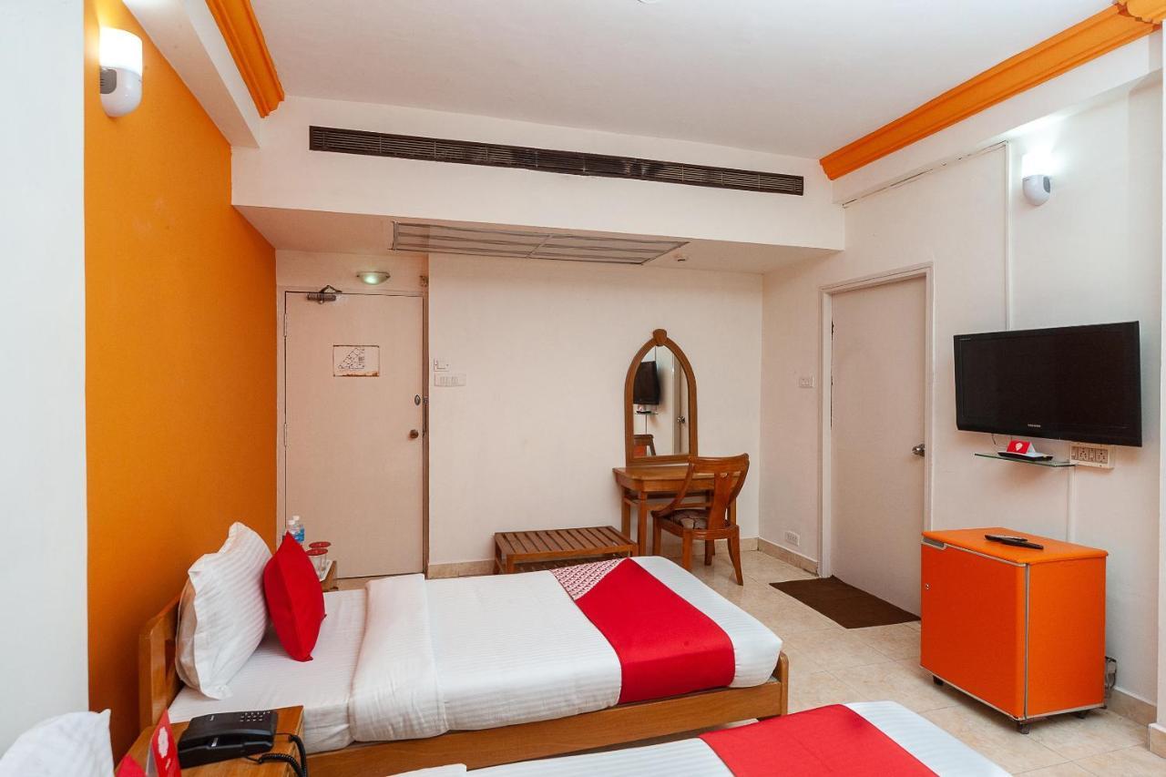 Hotel Manhattan Chennai Exterior photo