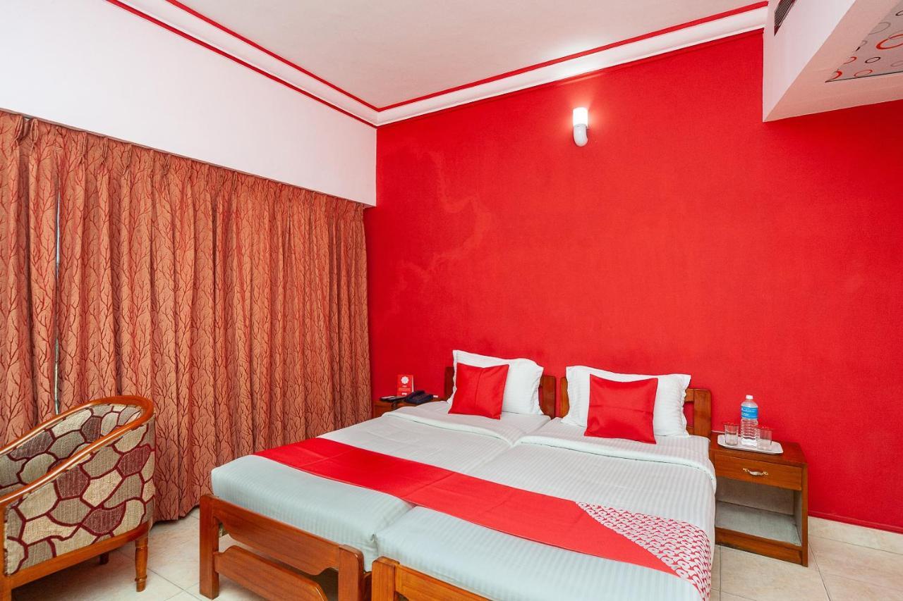 Hotel Manhattan Chennai Exterior photo