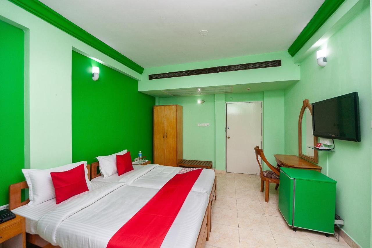 Hotel Manhattan Chennai Exterior photo