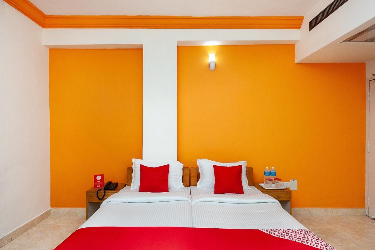 Hotel Manhattan Chennai Exterior photo