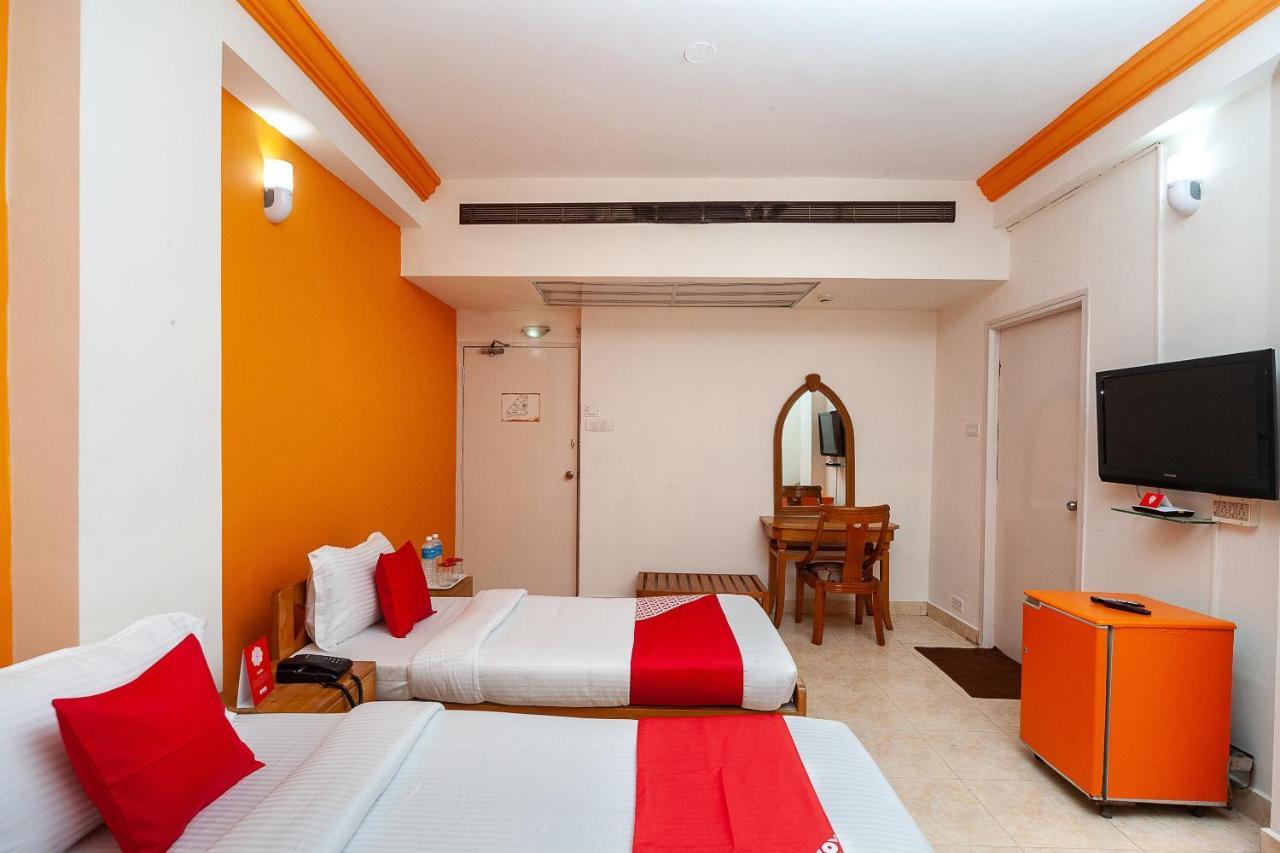Hotel Manhattan Chennai Exterior photo