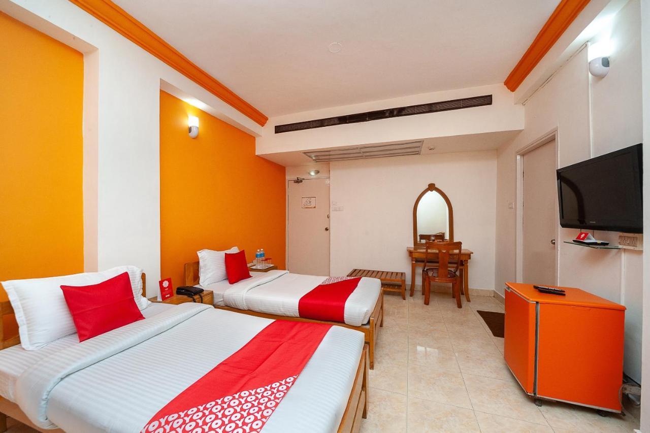 Hotel Manhattan Chennai Exterior photo