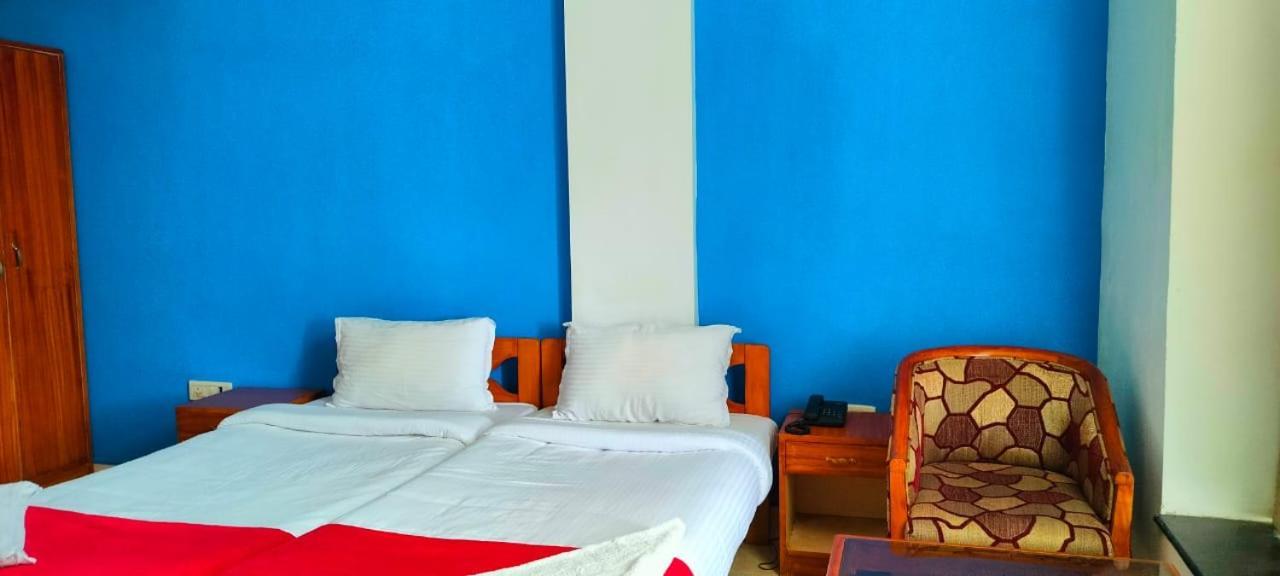 Hotel Manhattan Chennai Exterior photo