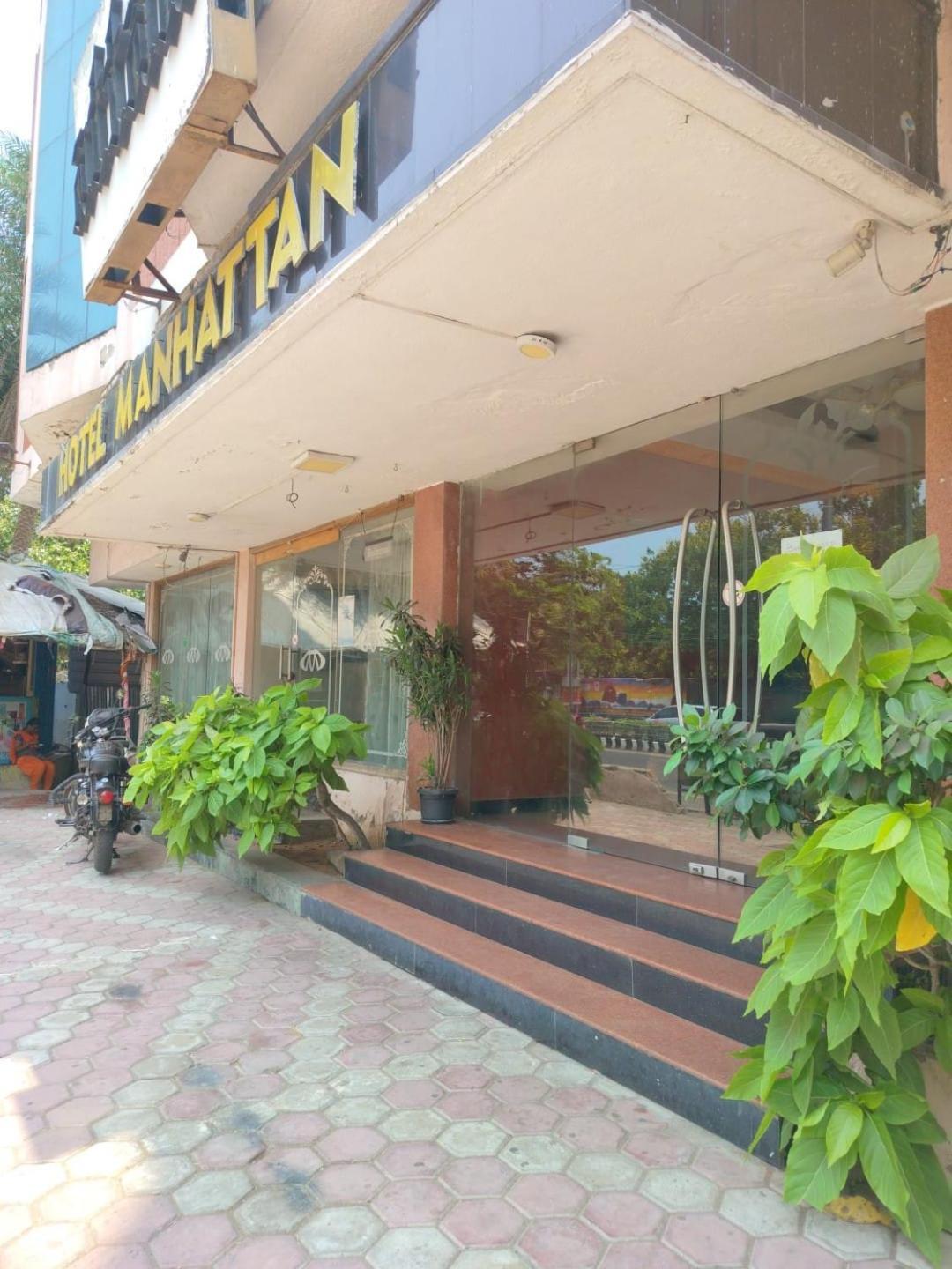 Hotel Manhattan Chennai Exterior photo
