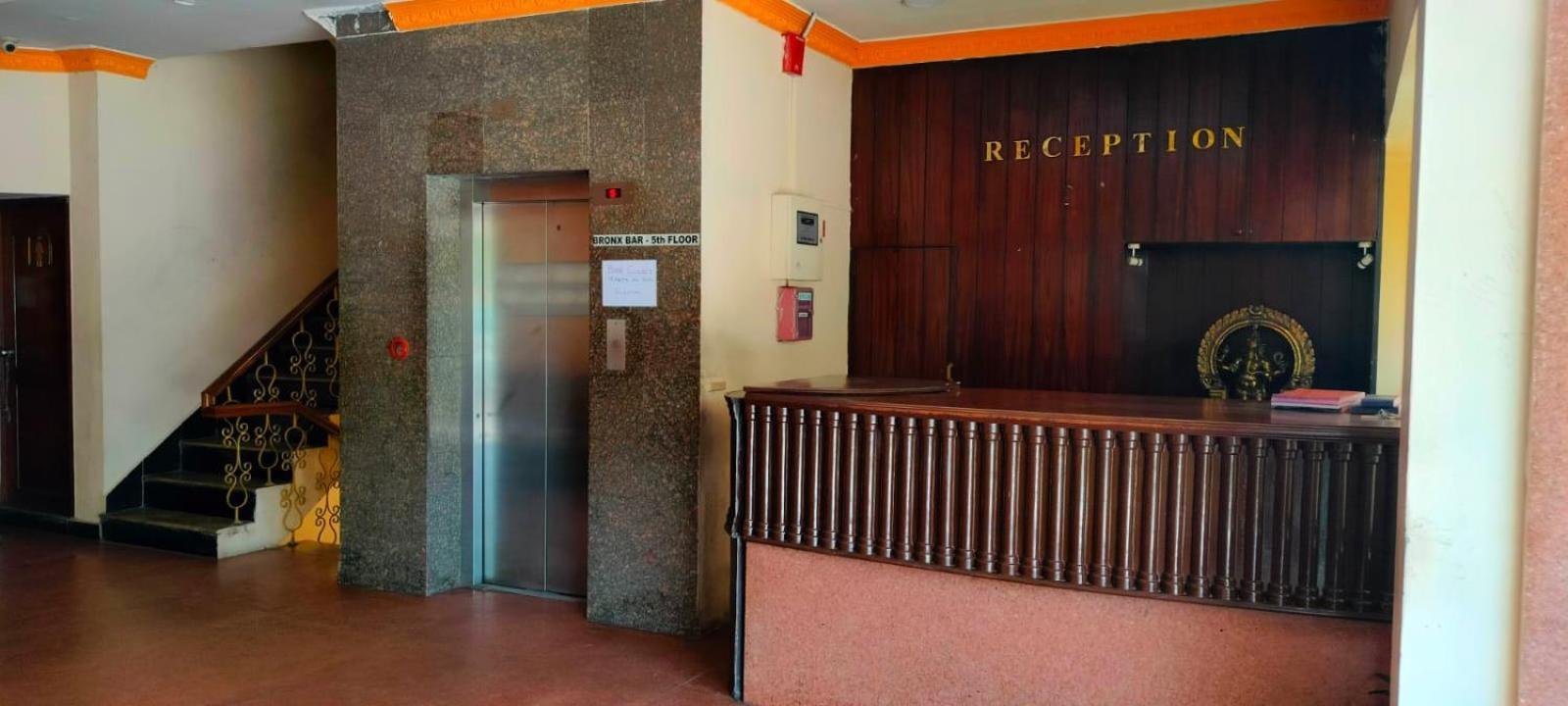 Hotel Manhattan Chennai Exterior photo