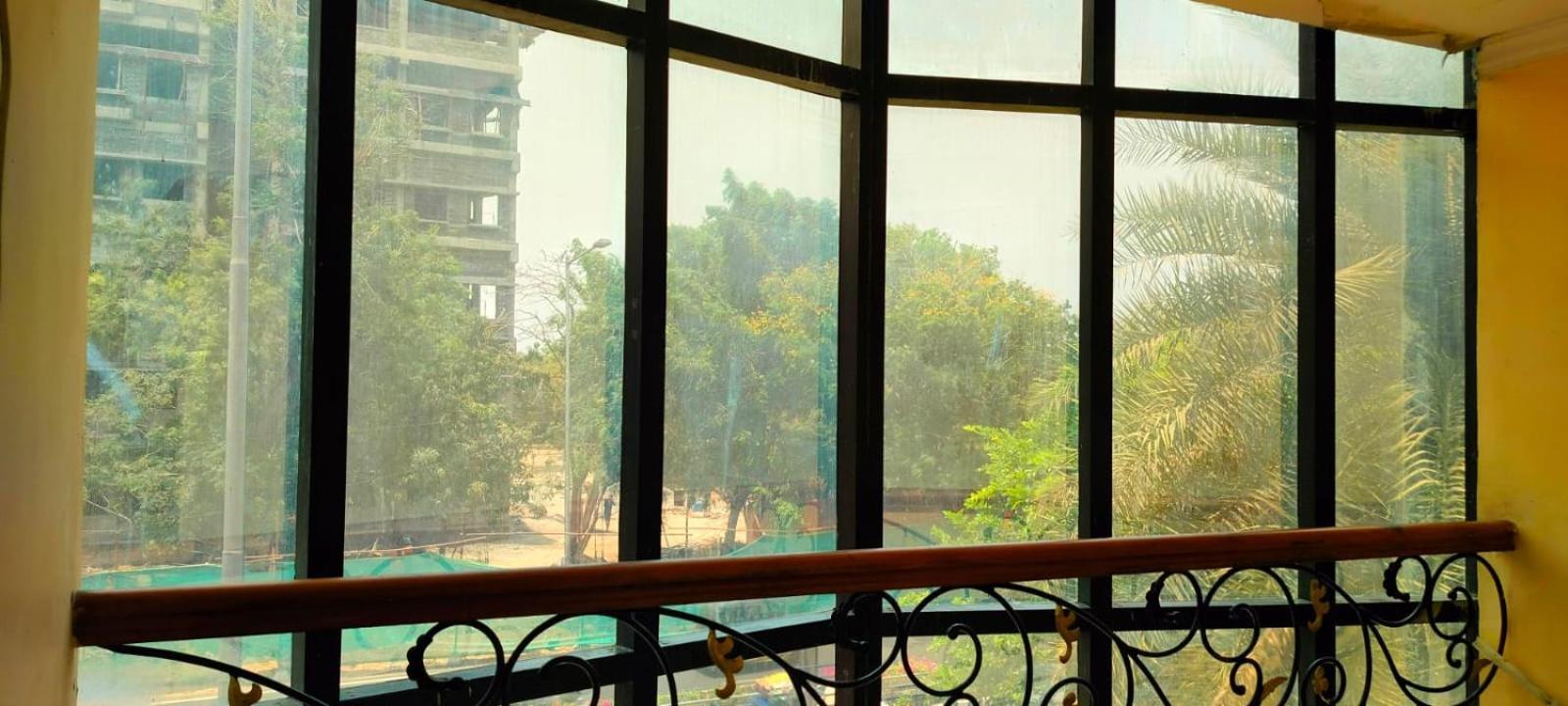 Hotel Manhattan Chennai Exterior photo