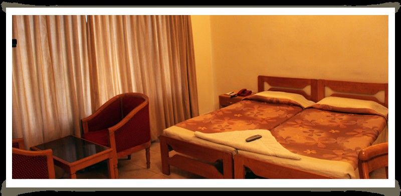 Hotel Manhattan Chennai Exterior photo